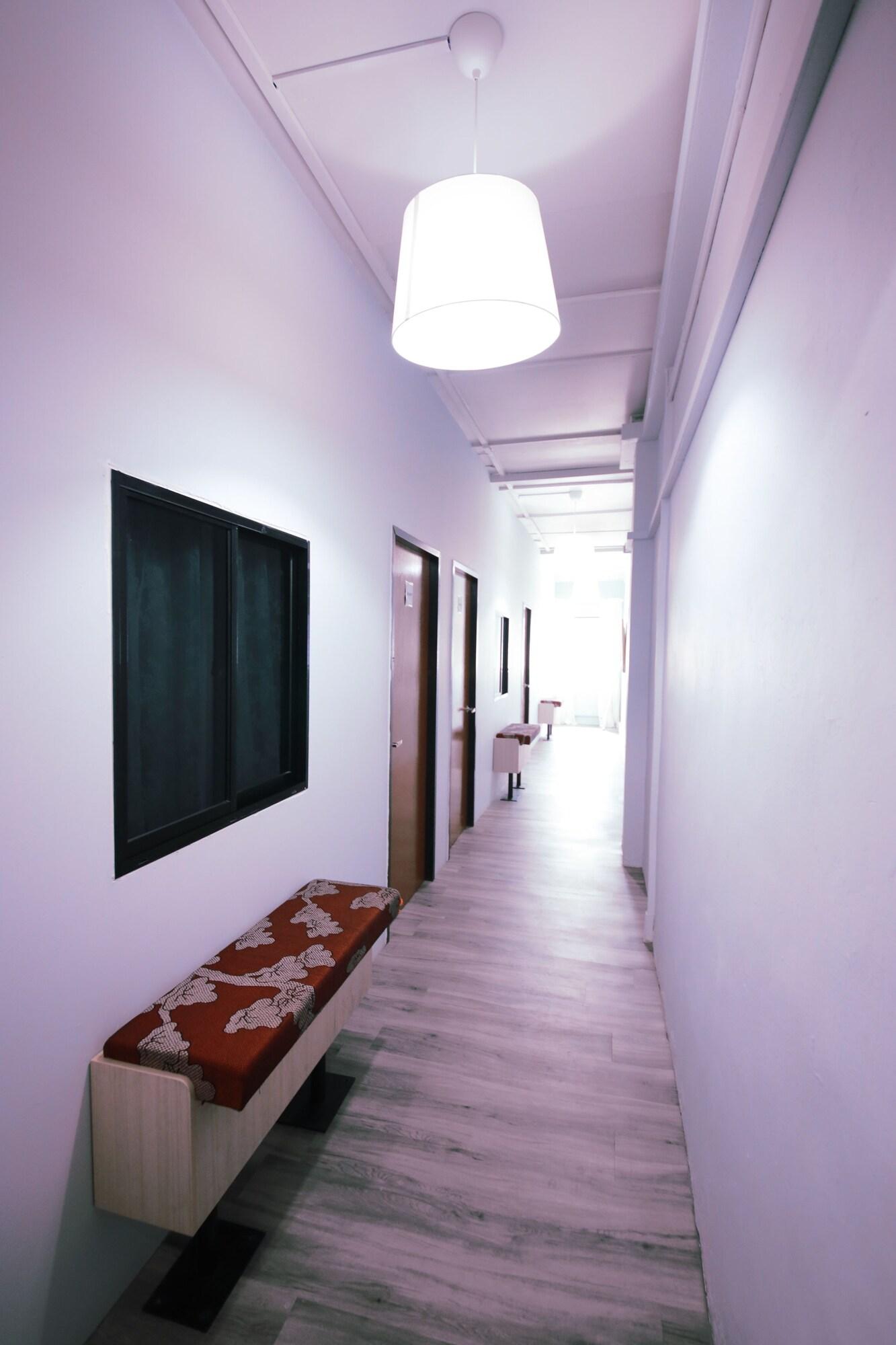 Nhà trọ Moni Gallery *
