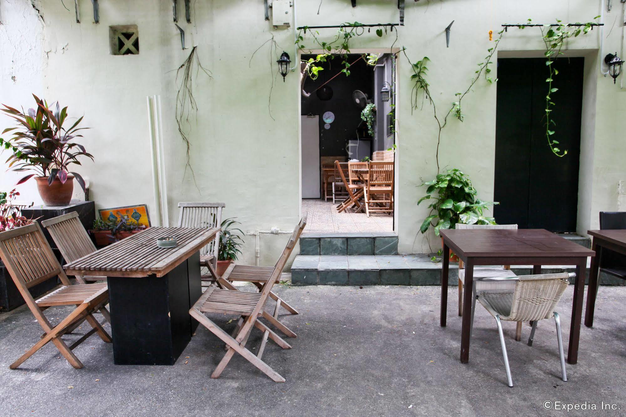 Nhà trọ Moni Gallery Singapore